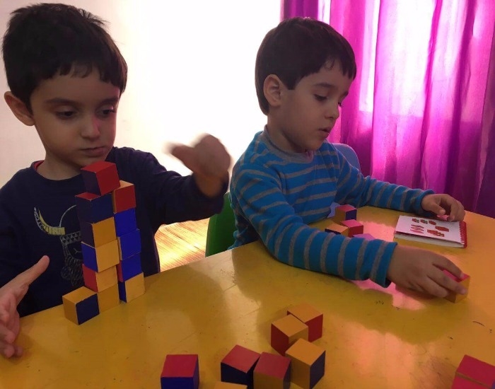 بازی با مکعب های حافظه تصویری